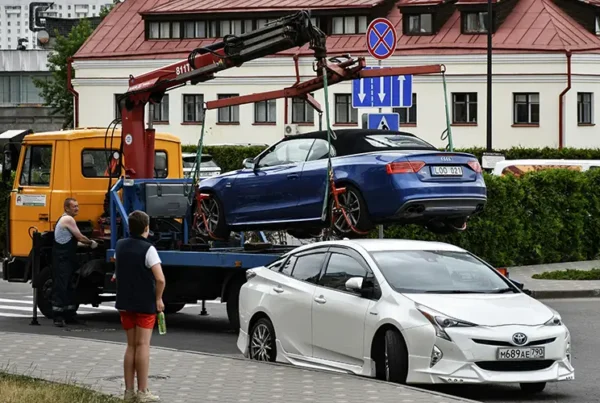 can hoa tow my car